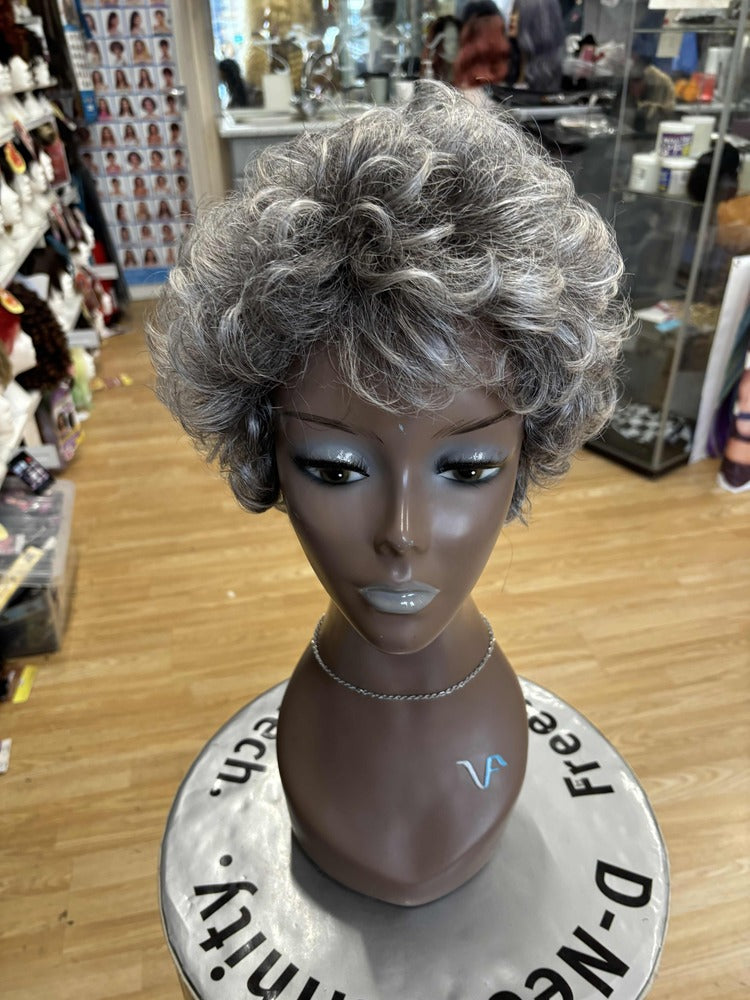 SHORT CURLY WIGS