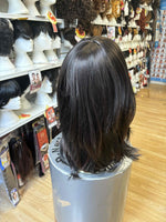 VANESSA THE FIRST NAME IN WIGS SUPER DELEE