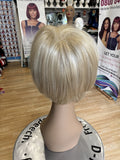 BEAUTIFUL SHORT LACE FRONT-WIG