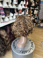 VANESSA FIFTH~AVENUE COLLECTION WIG SUPER YESA