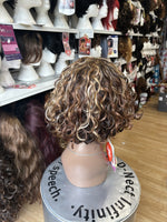 VANESSA FIFTH~AVENUE COLLECTION WIG SUPER YESA