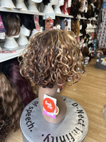 VANESSA FIFTH~AVENUE COLLECTION WIG SUPER YESA
