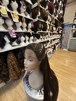 VANESSA STYLES ON FLEEK WIGE LIKA