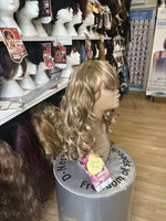 VANESSA~THE FIRST NAME IN WIG LA ORIA