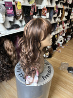 VANESSA THE FIRST NAME IN WIGS-LA ORIA