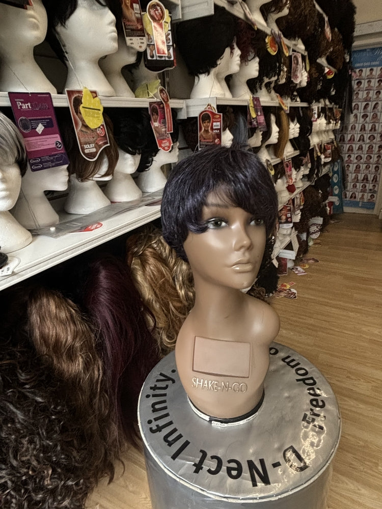 BEAUTIFUL SHORT BLACK HAIR WIG