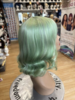 BEAUTIFUL GREEN LACE WIGS