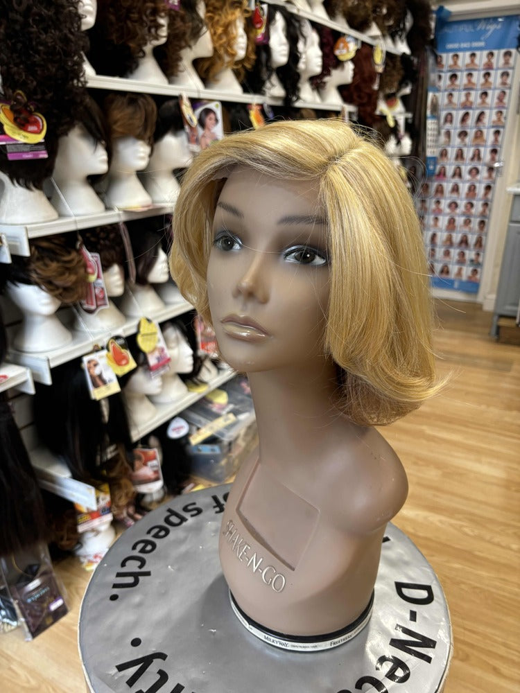 SHORT BLONDE STRAIGHT WIGS